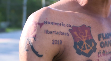 Tatuagem "Bicampeão da Libertadores" - Reprodução/ TV Globo