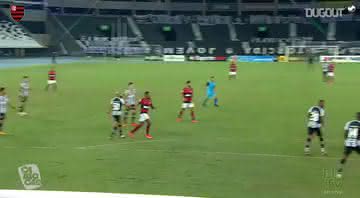 Artilheiro do campeonato, Rodrigo Muniz marca o gol da vitória no Nilton Santos - Reprodução/ Dogout