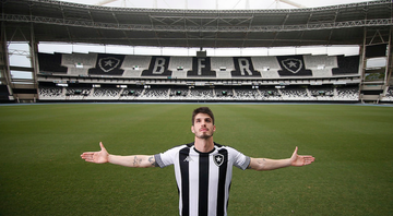 Botafogo anuncia a contratação do meia Lucas Piazon - Vitor Silva/Botafogo/Flickr