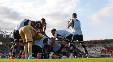 Jogadores do Botafogo, que responderam o Grêmio, comemorando dentro de campo - Vitor Silva / Botafogo / Flickr