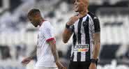 Rafael Navarro decidiu para o Botafogo contra o Náutico - Vitor Silva/ Botafogo