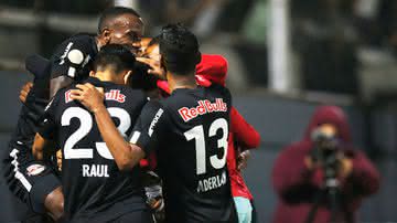 Jogadores do Bragantino comemorando o gol pelo Brasileirão - Ari Ferreira/Red Bull Bragantino/Flickr