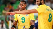 Jogadores do Brasil comemorando o ponto em quadra no Mundial - VolleyballWorld/Fotos Públicas
