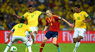 Jogadores de Brasil e Espanha durante a decisão da Copa das Confederações - GettyImages