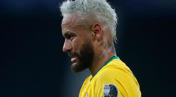 De olho no próximo jogo do Brasil, Neymar voltou a criticar o gramado - GettyImages
