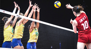 Jogadoras do Brasil diante da China na Liga das Nações de vôlei Feminino - FIVB/Fotos Públicas