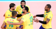 Jogadores do Brasil comemorando mais uma vitória na Liga das Nações - Wander Roberto/CBV/Fotos Públicas