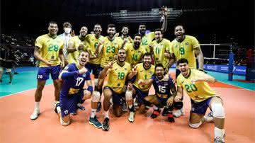 Jogadores do Brasil após a vitória na Liga das Nações - VolleyballWorld/Fotos Públicas