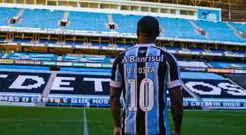 Douglas Costa treina pela primeira vez pelo Grêmio - Jéssica Maldonado / Grêmio