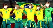 Bruno Guimarães e Matheus Cunha junto dos demais jogadores do Brasil nas Olimpíadas - GettyImages