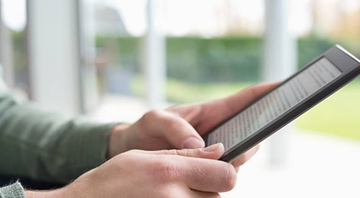 Kindle: o dispositivo de leitura da Amazon que você precisa conhecer - Reprodução/Getty Images