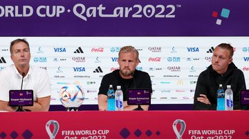 Simon Kjaer (canto direito), capitão da Dinamarca na Copa do Mundo 2022 - Getty Images