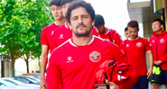 Aloísio Boi Bandido posa com a camisa da Seleção Chinesa - Divulgação Instagram