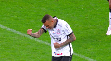 Luan comemorando gol pelo Corinthians - Transmissão TV Globo