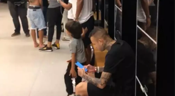 Michael e Luan são flagrados no vestiário da Arena Corinthians - reprodução/Instagram