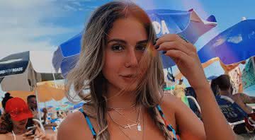 Carol Portaluppi coloca o corpão pra jogo em dia de praia no Rio - Instagram