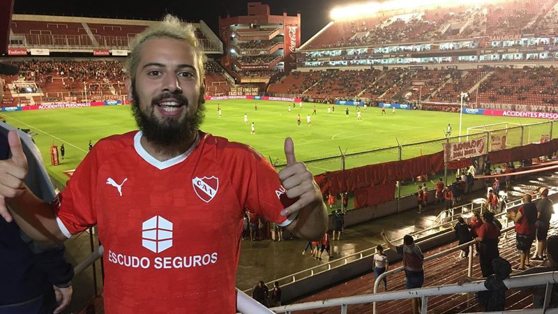 Cartolouco, jornalista em partida de futebol - Reprodução/Instagram