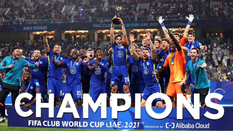 Jogadores do Chelsea levantando o título de campeões mundiais - GettyImages