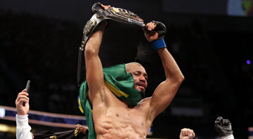 Deiveson Figueiredo foi o grande destaque brasileiro no UFC 270, que foi realizado em Anaheim, nos Estados Unidos - GettyImages