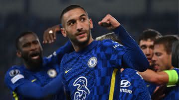 Hakim Ziyech celebrando em uma partida pelo Chelsea - Getty Images