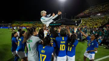 Jogadoras da Seleção Brasileira celebram conquista da Copa América com Pia - Thais Magalhães / Flickr CBF