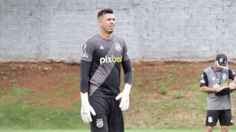Ivan, goleiro da Ponte Preta, que interessa o Corinthians, durante o treinamento - Diego Almeida/PontePress/Flickr