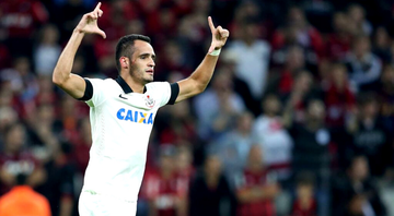 Renato Augusto comemorando gol com a camisa do Corinthians - GettyImages