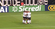 Jogadores do Corinthians comemorando o gol diante do Mirassol pelo Paulistão - Transmissão Premiere