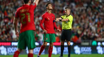 Cristiano Ronaldo em ação por Portugal na derrota para a Sérvia nas Eliminatórias para a Copa do Mundo - GettyImages
