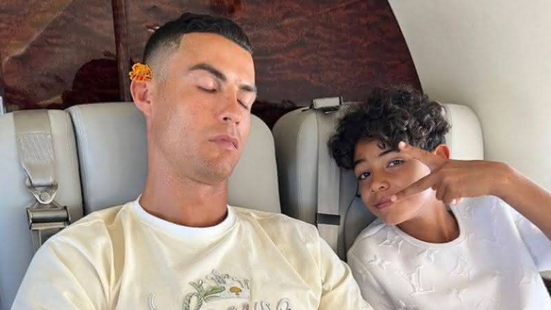 Cristiano Ronaldo com seu filho no avião - Reprodução/Instagram