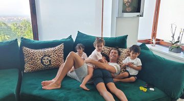 O Craque da Juventus está de volta a Itália e foi flagrado se divertindo com os filhos - Instagram