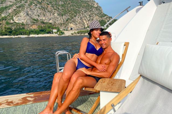 Georgina Rodríguez e Cristiano Ronaldo em dia de lazer na lancha - Reprodução/Instagram
