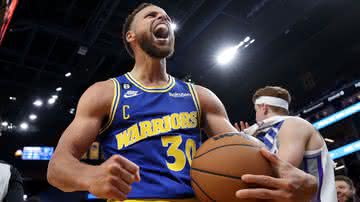 Curry decidiu para os Warriors e foi peça importante para encerrar o jejum da equipe na NBA - GettyImages