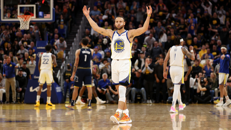 Curry se destaca e Warriors bate Grizzlies - Getty Images
