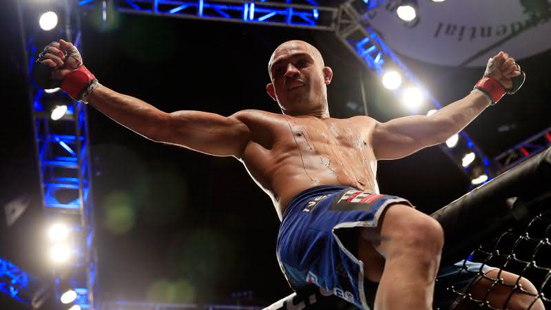 Diego Brandão comemorando vitória no UFC Night - Getty Images