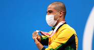Daniel Dias, nadador brasileiro, com a medalha de bronze conquistada nas Paralimpíadas - GettyImages
