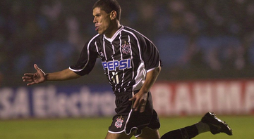 Ricardinho foi bicampeão brasileiro pelo Corinthians e também venceu o Mundial de 2000 pelo clube - GettyImages
