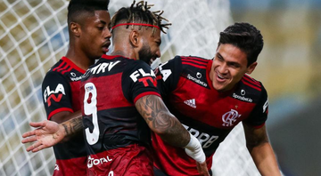 Gabigol e Pedro em ação com a camisa do Flamengo - GettyImages