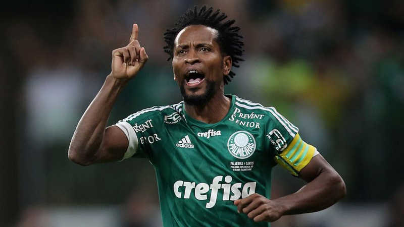 Zé Roberto em ação com a camisa do Palmeiras - GettyImages