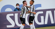 Nathan comemorando gol ao lado de Guilherme Arana - Bruno Cantini / Agência Galo / Atlético