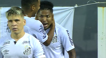 Marinho em ação com a camisa do Santos - Transmissão Premiere FC