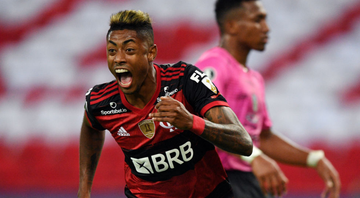 Jogadores do Flamengo comemorando, após gol no Del Valle - GettyImages