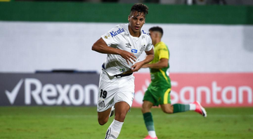 Após gol anulado do Santos contra o Internacional, Kaio Jorge lamente e cobra reação do elenco - GettyImages