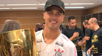 A pedido do Corinthians, volante deve retornar ao clube paulista - Instagram
