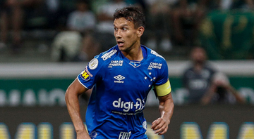 Henrique em ação com a camisa do Cruzeiro - GettyImages