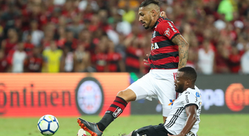 Guerrero em ação com a camisa do Flamengo - Gilvan de Souza / Flamengo