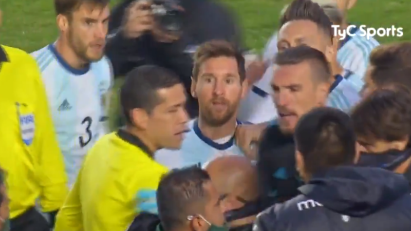 Pistolou! Messi discute feio com Marcelo Moreno e comissão técnica da  Bolívia após partida; confira!