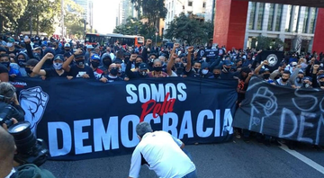 Com divergências internas, torcidas organizadas de São Paulo planejam novo ato pró-democracia - Twitter