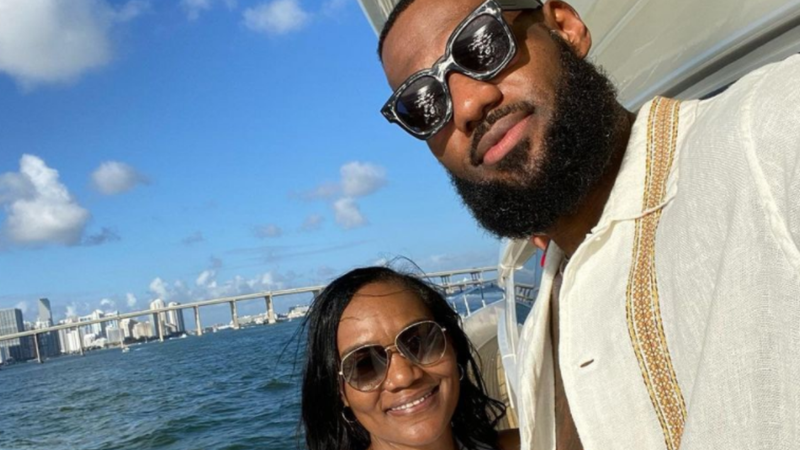 LeBron James homenageia mãe após passeio de barco - Reprodução/Instagram