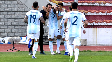 Argentina sofre pressão da Bolívia, mas conta com a destreza da assistência de Messi para vencer por 2 a 1 - GettyImages